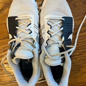 Nike Men’s Zoom Challenge Pickleball Shoes